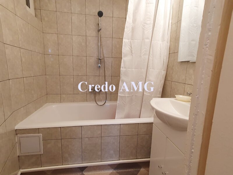 Universitate - Doamnei  Apartament 3 Camere Decomandat   KM 0