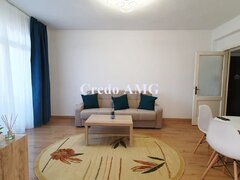 Universitate - Doamnei  Apartament 3 Camere Decomandat   KM 0